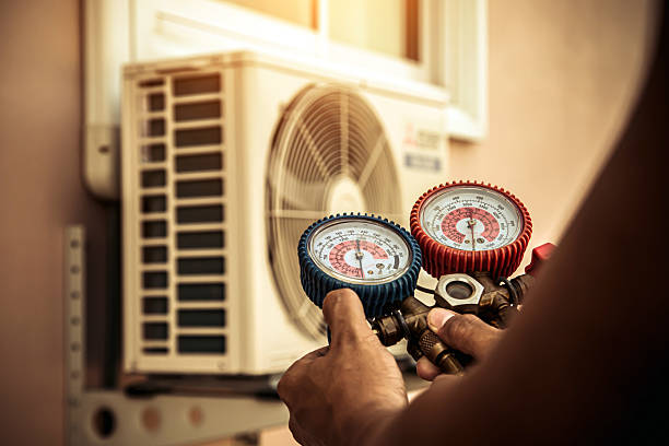 Professional Ductwork Repair technician working in Maurertown, VA